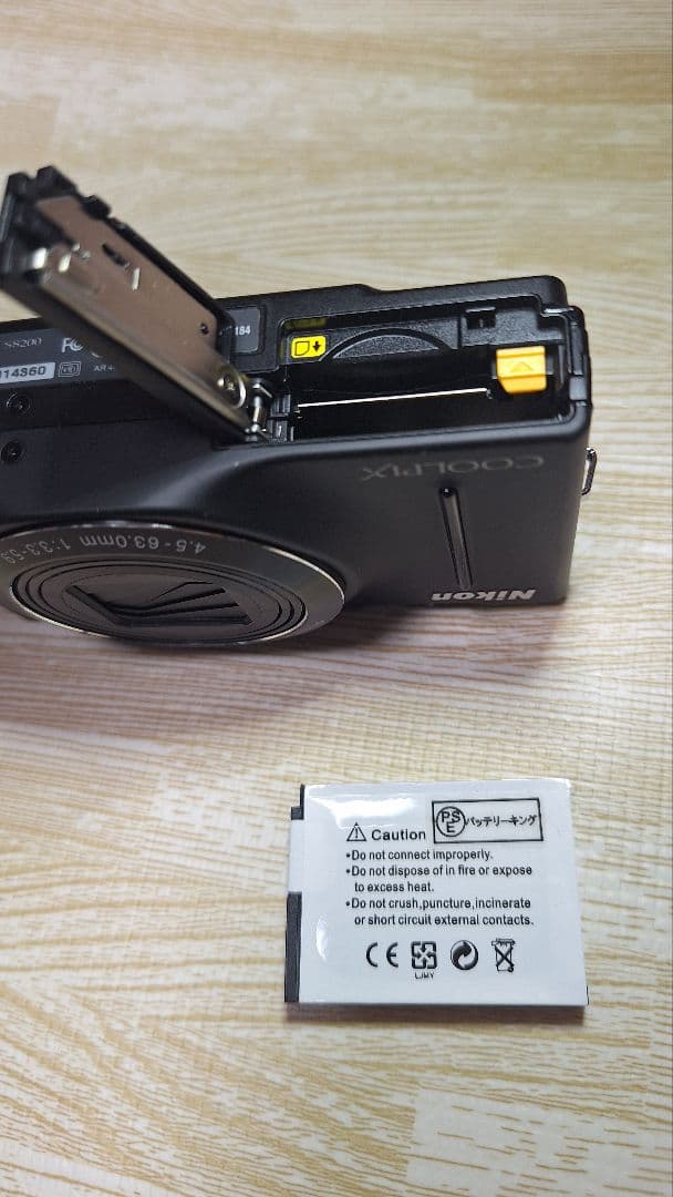 Nikon COOLPIX S8200　ブラックア　美品！