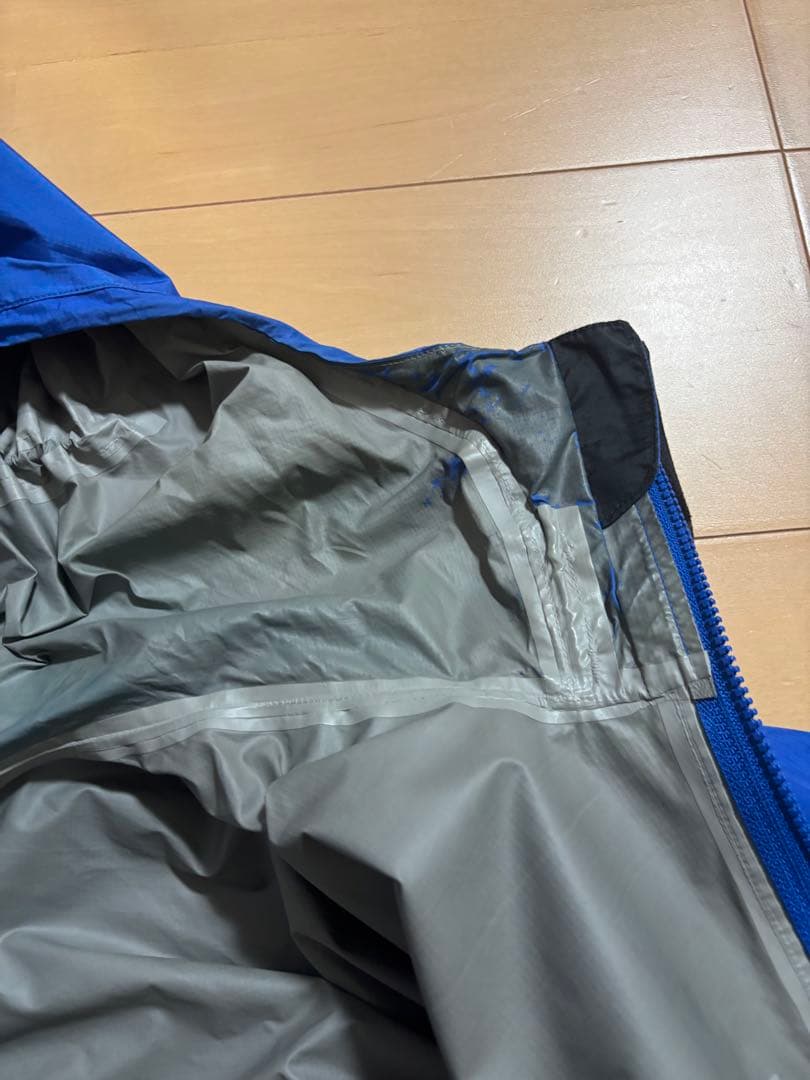 montbellマウンテンパーカー ドローコード　収納袋付き　テック系 y2k