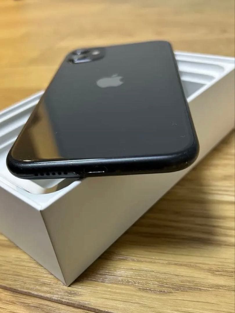 Apple iPhone 11 64GBブラック 本体