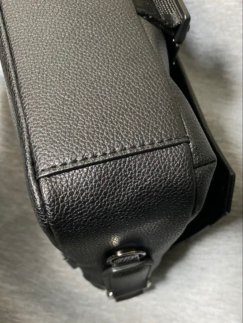 【希少】TUMIトゥミ 「パーソン」クロスボディ レザー ショルダーバッグ