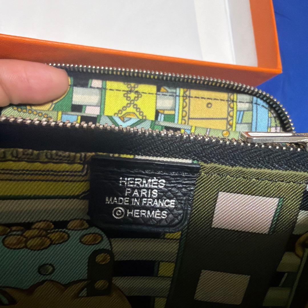 HERMESエルメス アザップ シルクインコンパクト 黒エプソン 内側グリーン