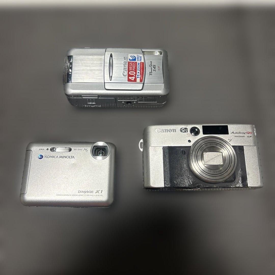 デジタルカメラ1台とフィルムカメラ1台のセット