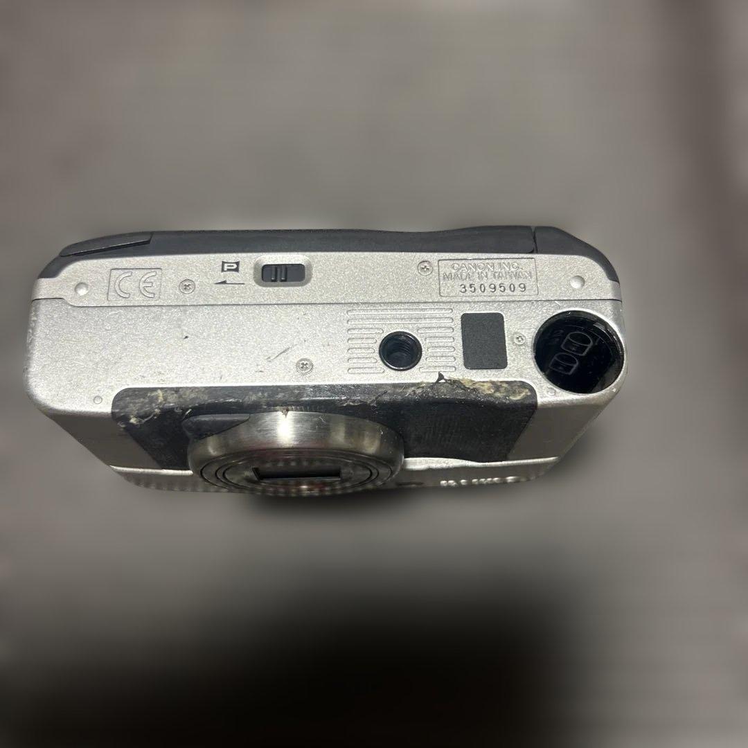 デジタルカメラ1台とフィルムカメラ1台のセット