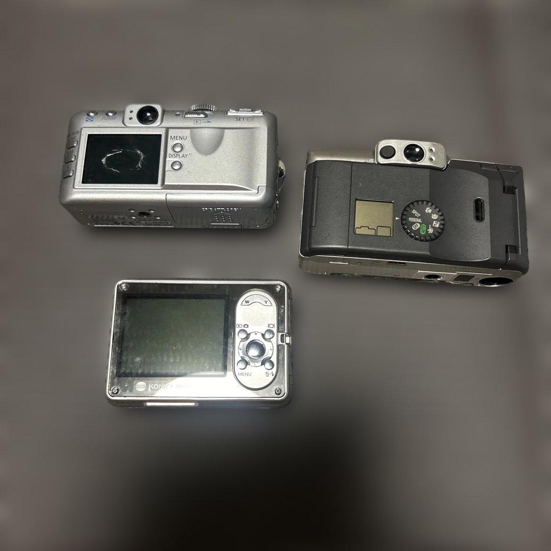 デジタルカメラ1台とフィルムカメラ1台のセット