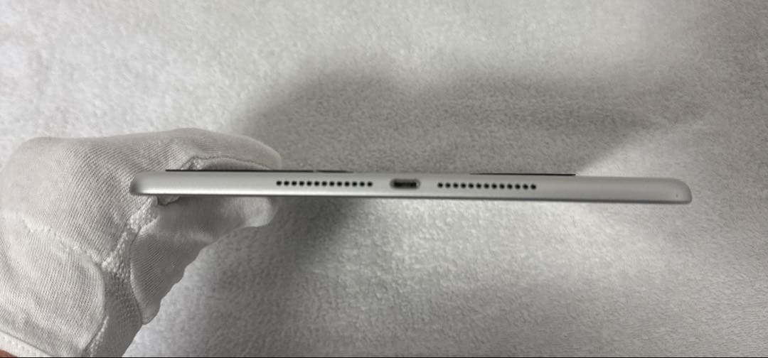 iPad 第5世代 バッテリー容量82% WiFiモデル 128GB