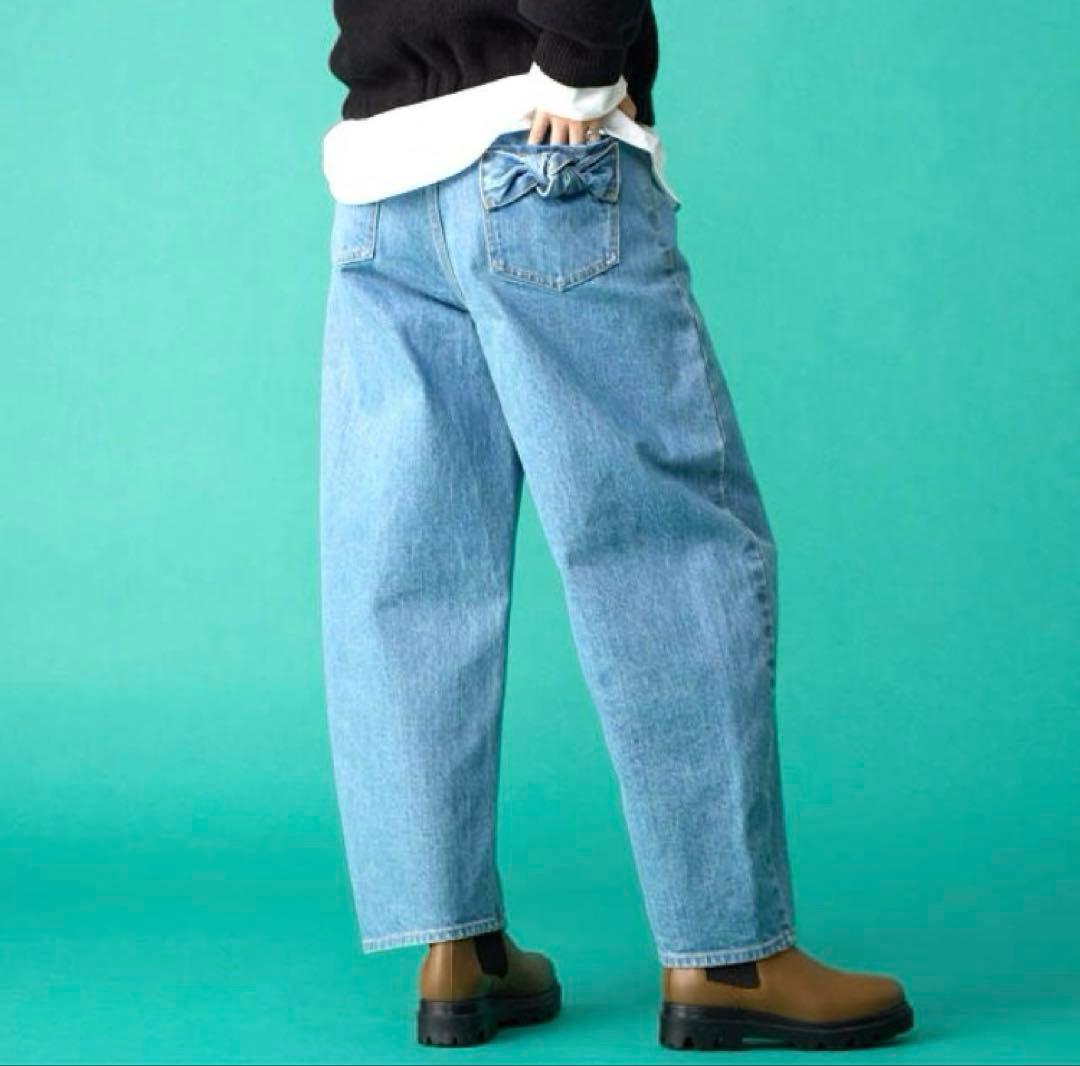 ミューベル　リボンデニムパンツ　カーブシルエット
