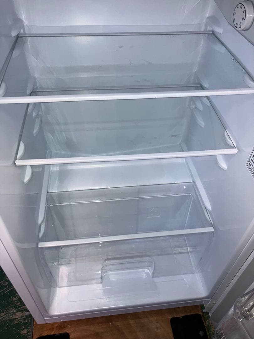 10h59 Hisense 120L 冷凍冷蔵庫 HR-B12E2W 2023年