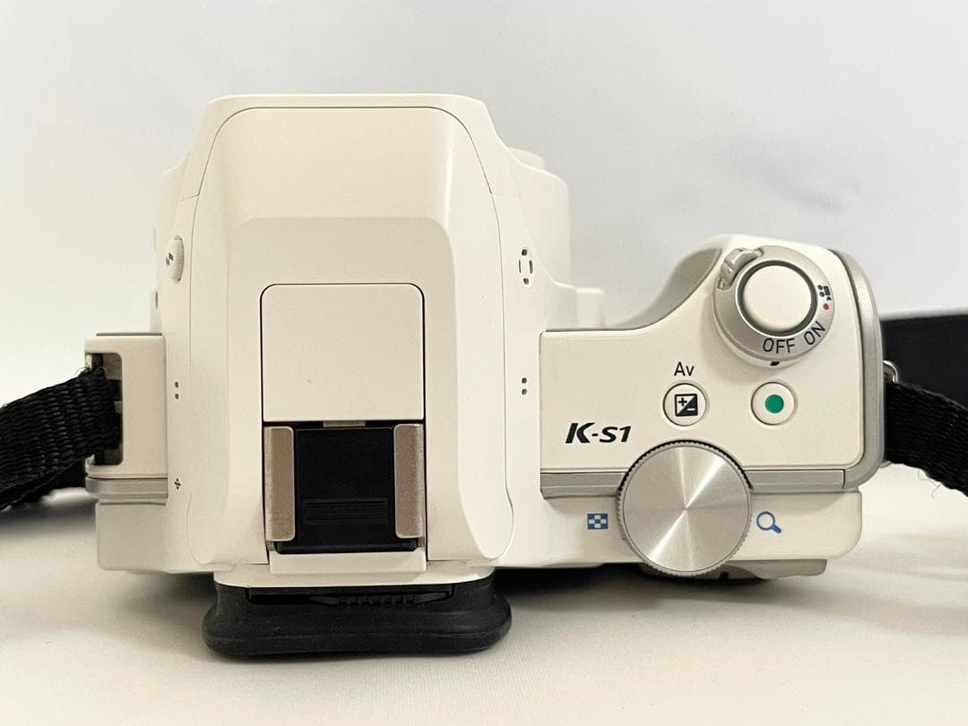 PENTAX K-S1 300ダブルズームキット + 50mm単焦点レンズ