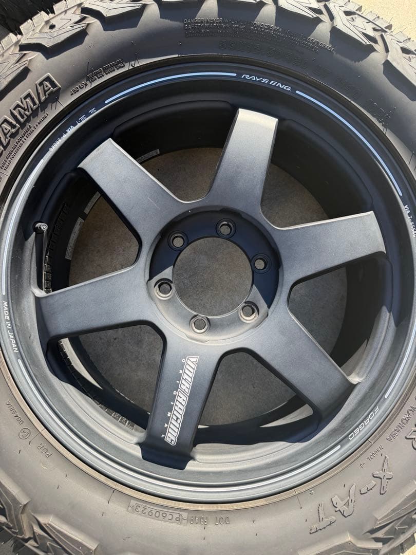 【レイズ】『ボルクレーシング　TE37ウルトラ』２０インチ　ランクル300で使用