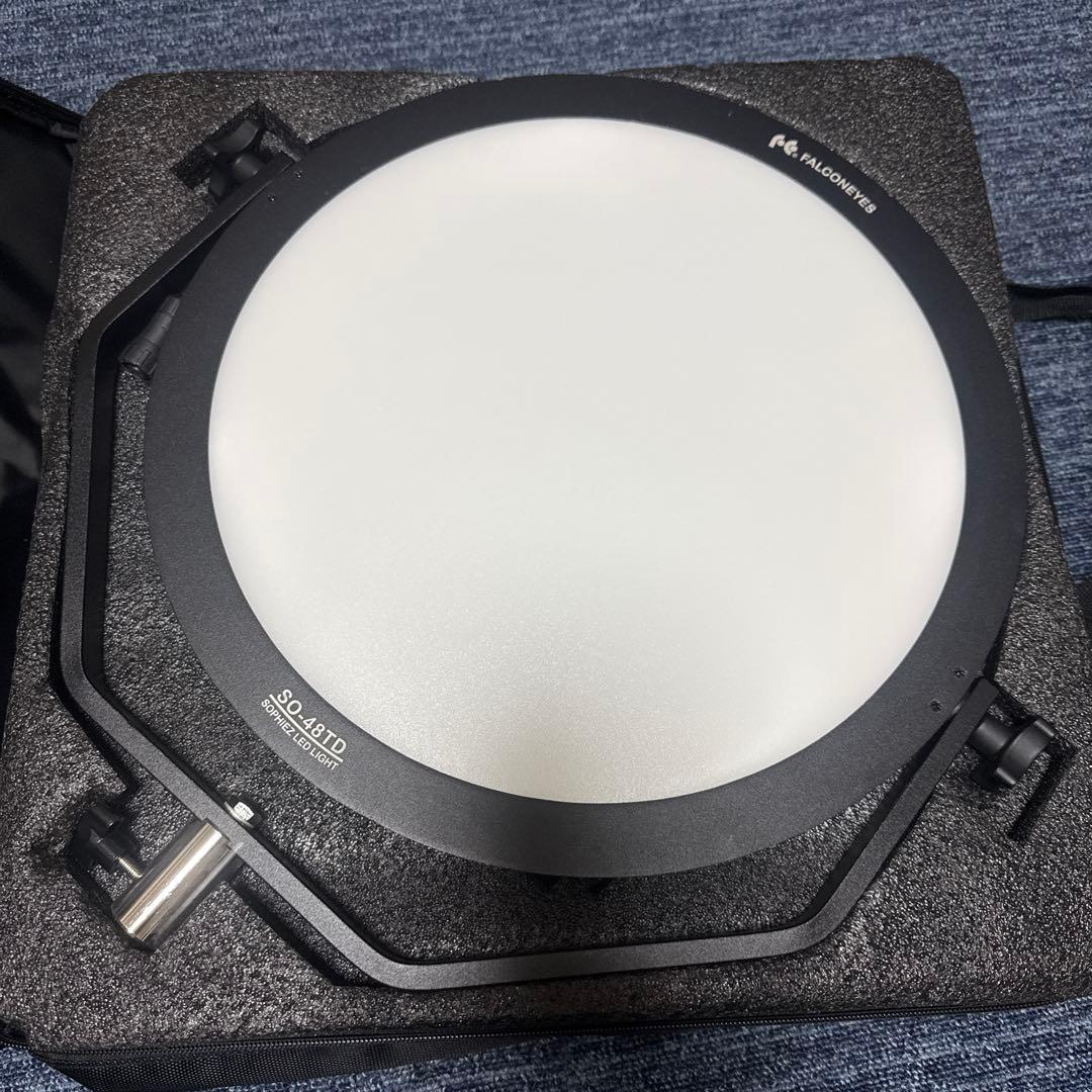 FalconEyes SO-48TD 3000k-5600k ビデオライト