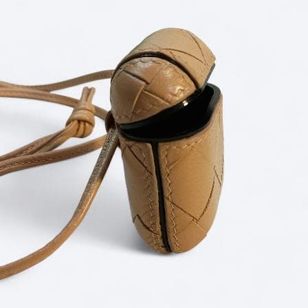 BOTTEGA VENETA 本革イントレ AirPodsケース ベージュ