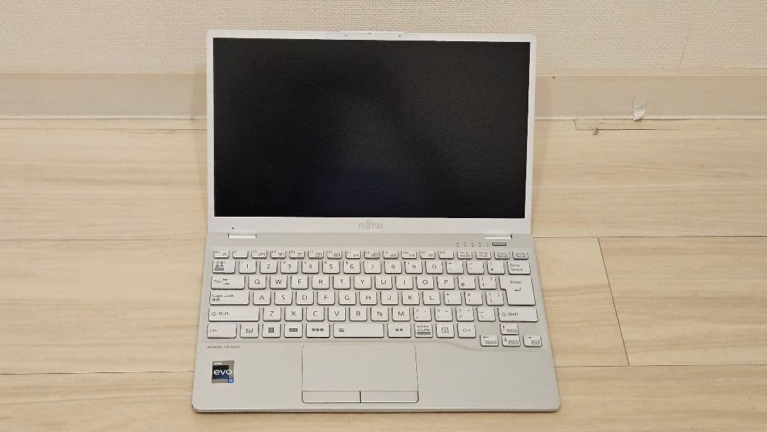 LiFEBOOK UH Series UH90/G2 MOFTスタンド付き