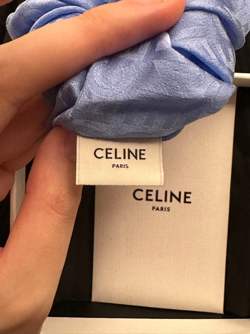 【正規品】新品未使用CELINE シュシュ ブルー　箱付き