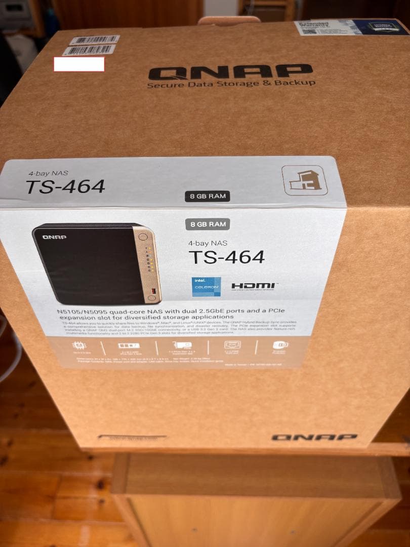 外付けハードディスク・ドライブ QNAP TS-464-8G, SSD 1TBx2, HDD 4TBx4