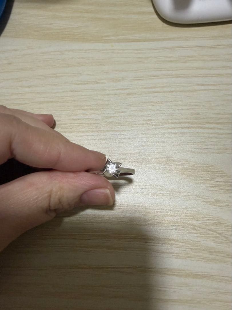 ダイヤモンドリング 0.38ct Fカラー VVS2