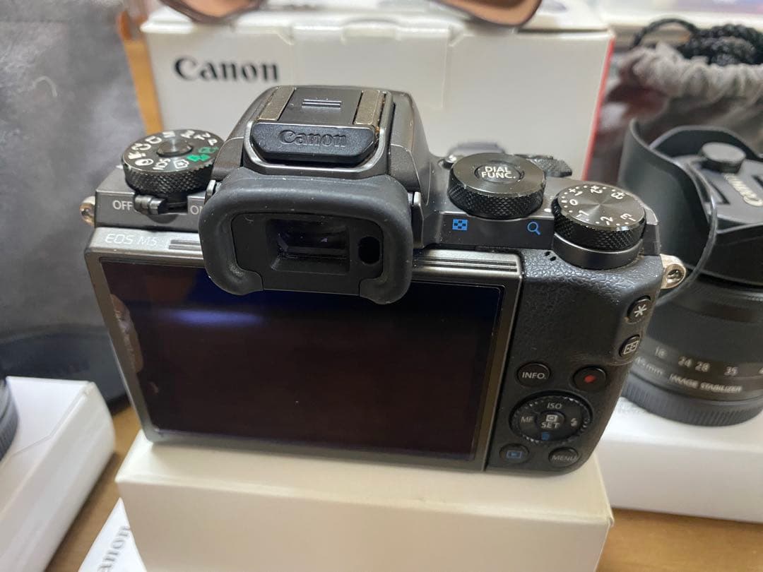★美品キャノンミラーレスカメラCANON EOS M5 ダブルレンズフルセット★