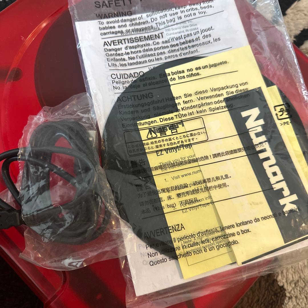 DJ機材 Supreme Numark PT01 Portable Turntable