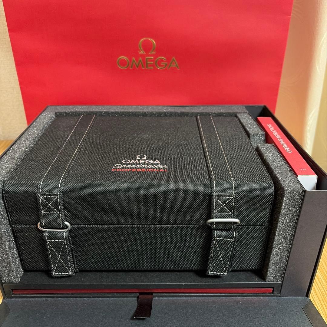 OMEGA Speedmaster PROFESSIONAL シースルー