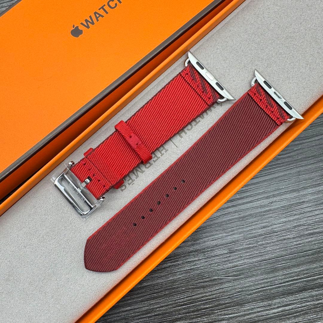 2607 ほぼ未使用　Apple Watch ジャンピング　ルージュドゥクール