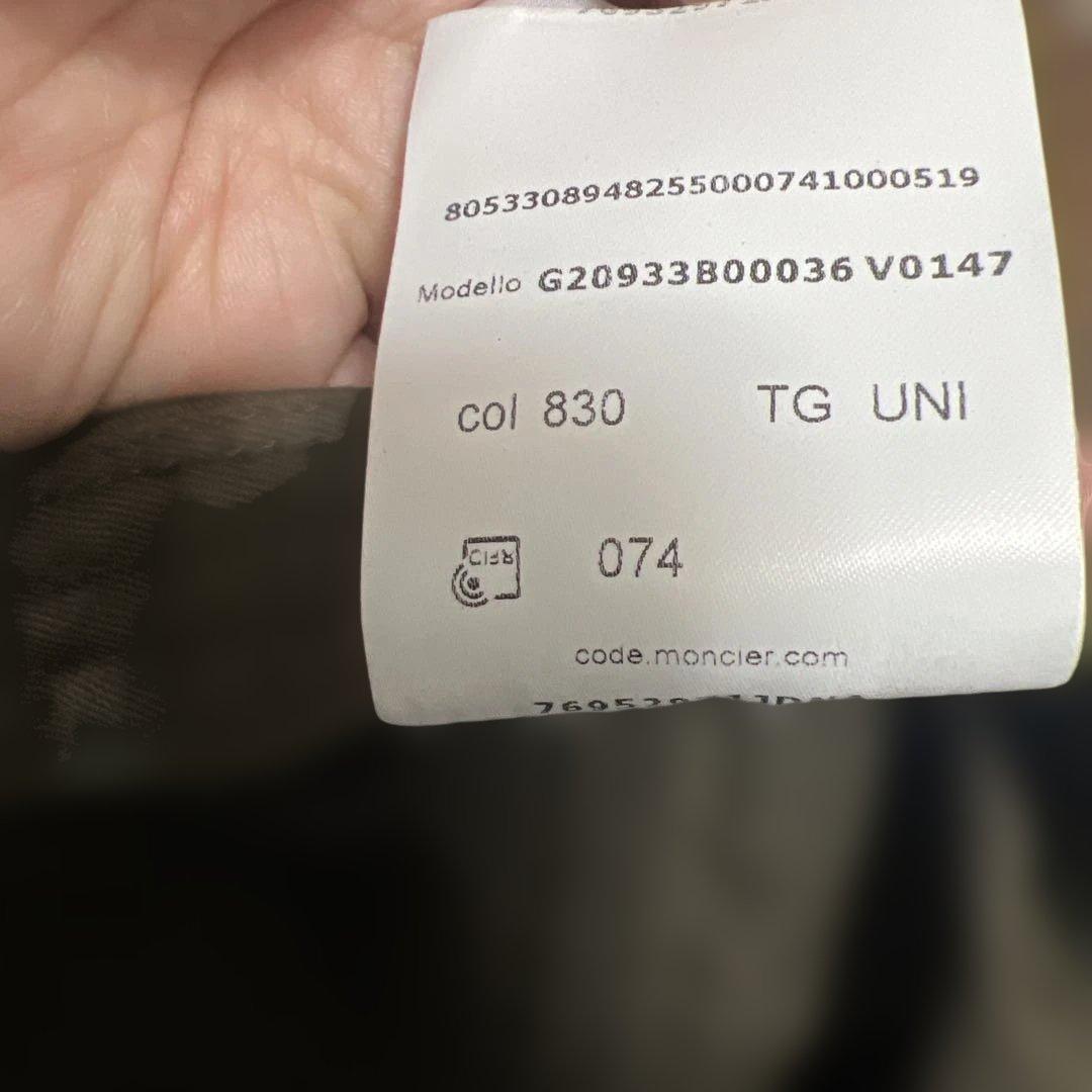 MONCLER オリーブ色 ベースボールキャップ