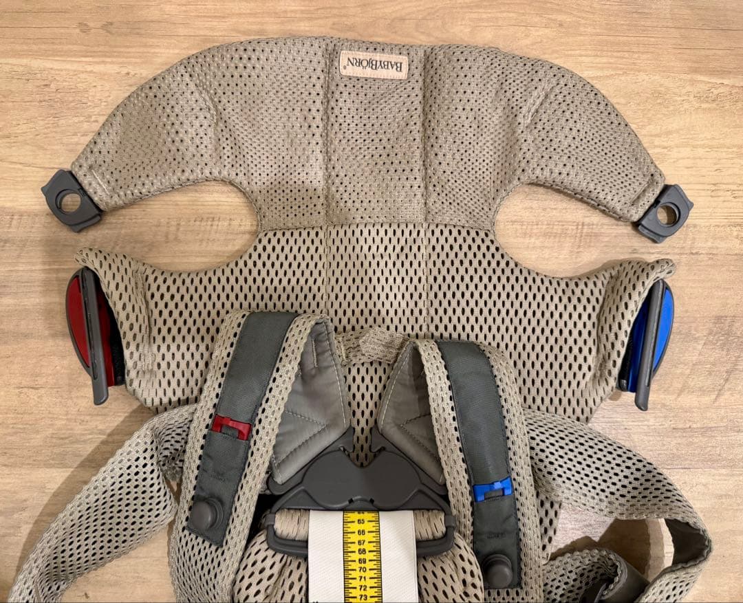 BabyBjörn 抱っこ紐MINI 3Dメッシュ グレーベージュ