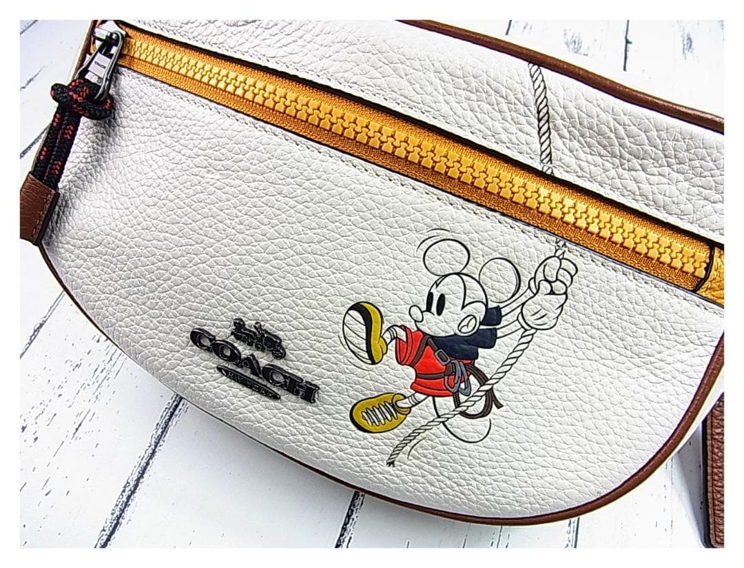 正規美品コーチｘDisneyコラボ　ウエスト＆ボディバック　3747　ミッキー