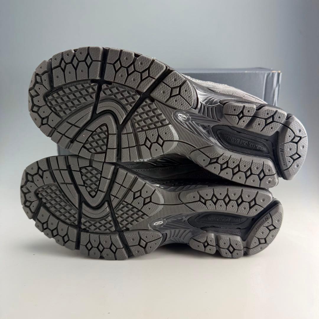 Mog2　27.5cm ニューバランス 2002R \"ダークグレー\"