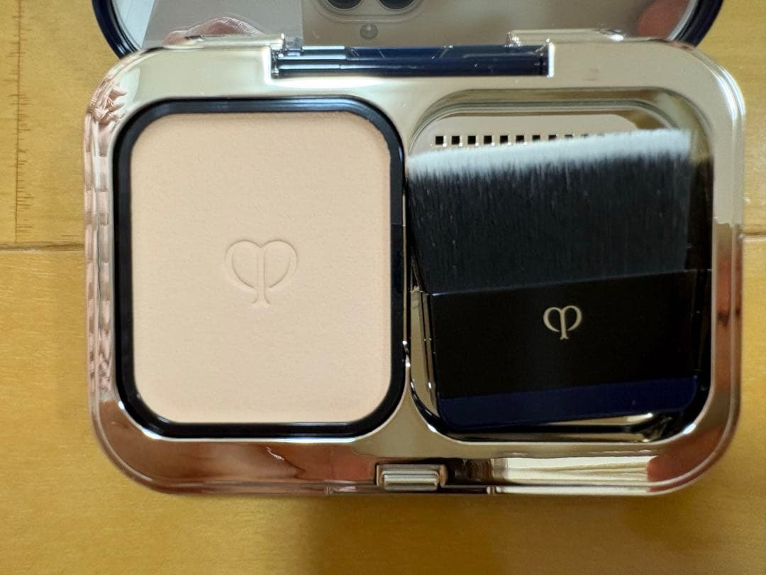 【新品未使用品】clé de peau BEAUTÉ タンプードルエクラII