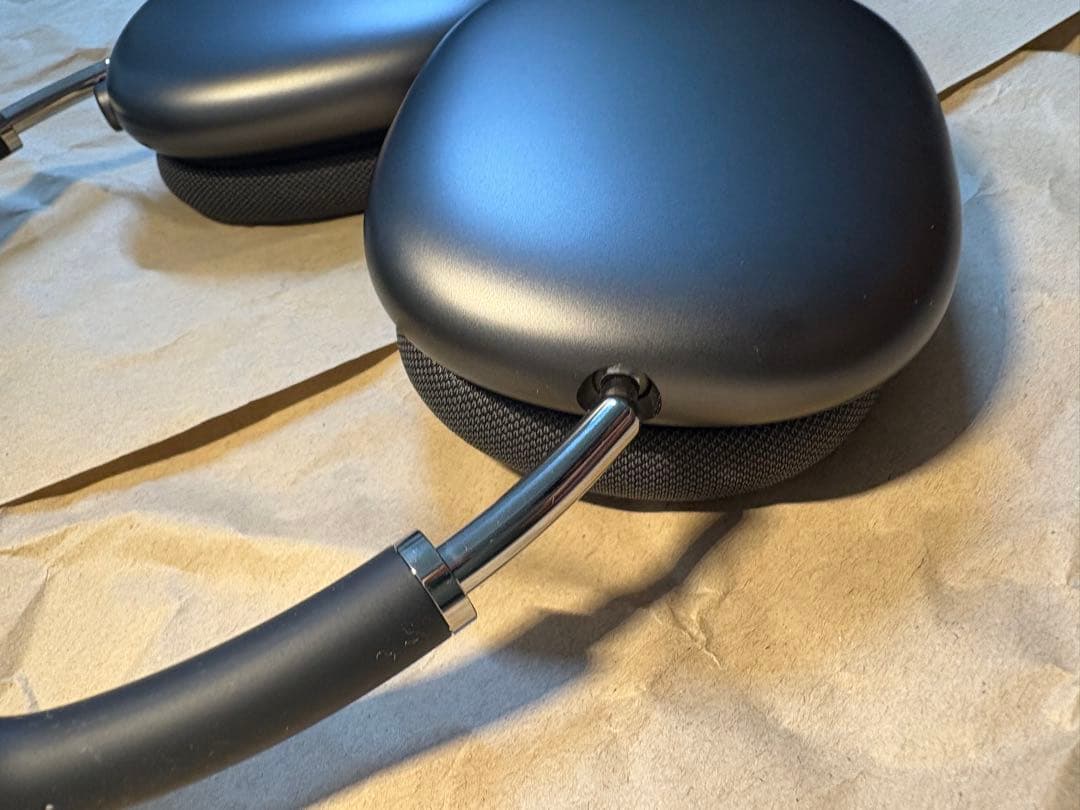 AirPods Max スペースグレイ16日までの購入で50000円で販売