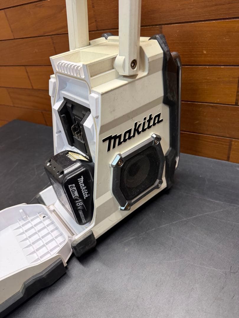 Makita ラジオMR001GZW