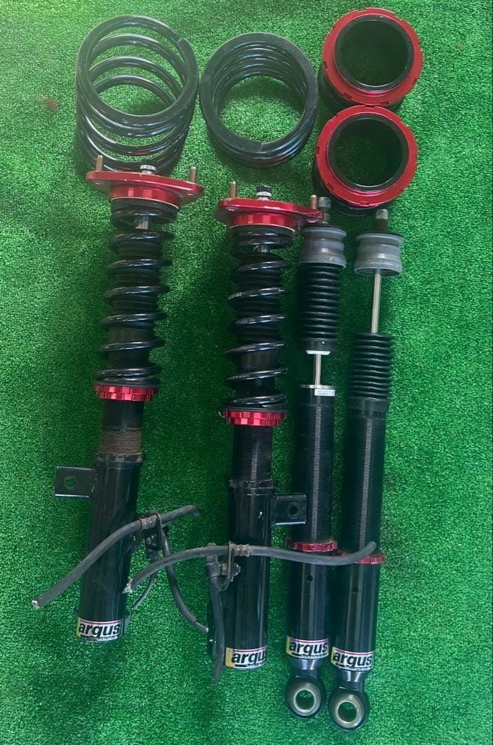 Largus 30プリウス 車高調