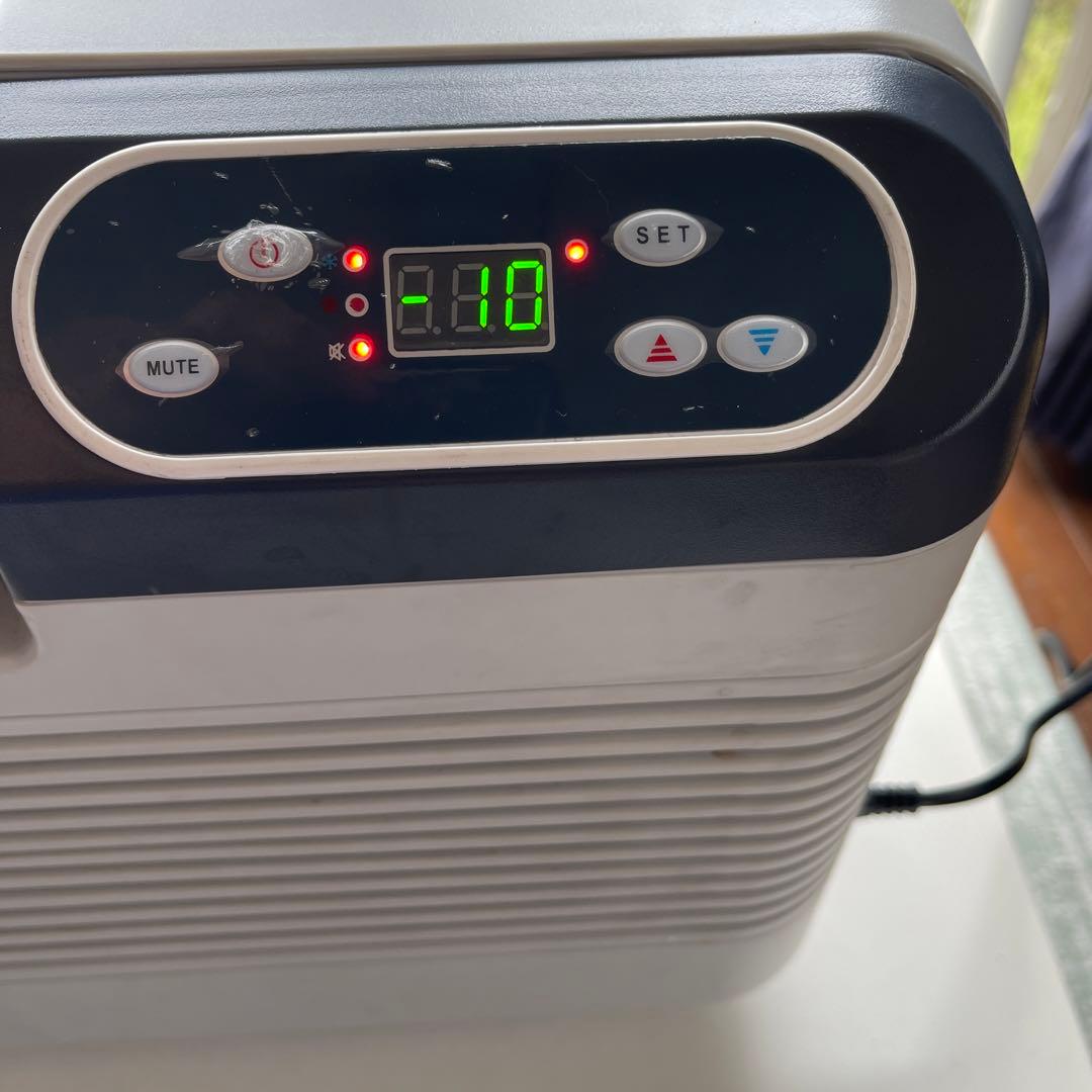 12リッター、冷蔵庫￼ 12、24ボルト￼ 100ボルト