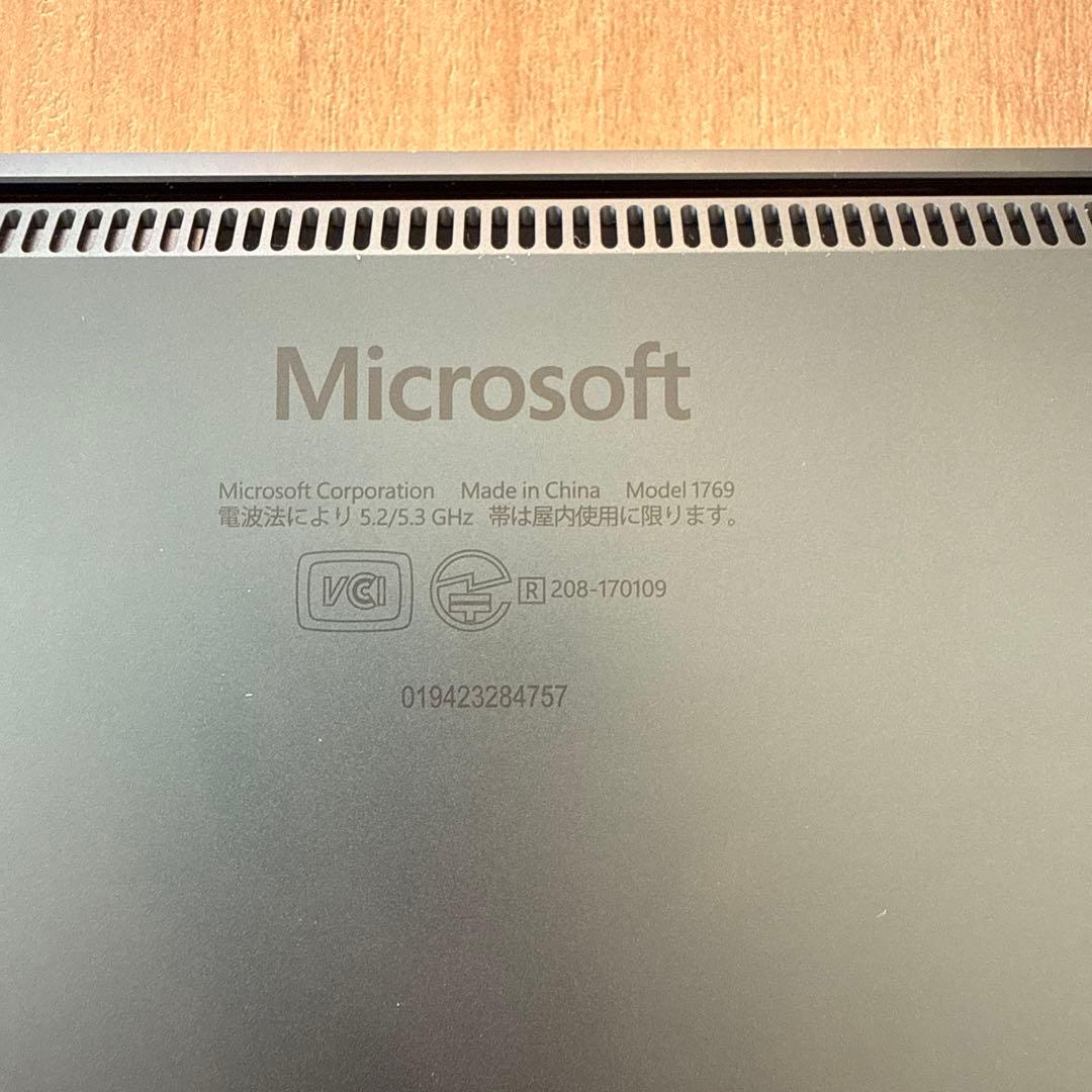 Windowsノート本体 Surface Laptop 2 i5/8GB/256GB