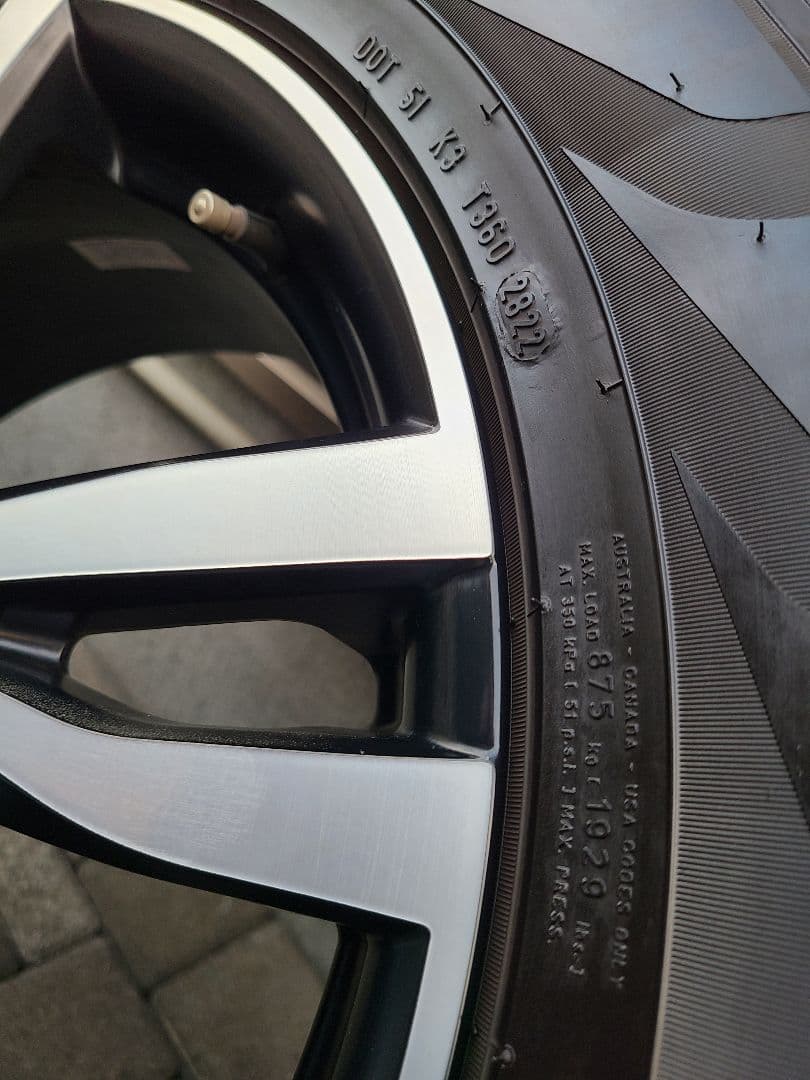 ①MAK ストックホルム 18in 7.5J +50 PCD108 63.4mm