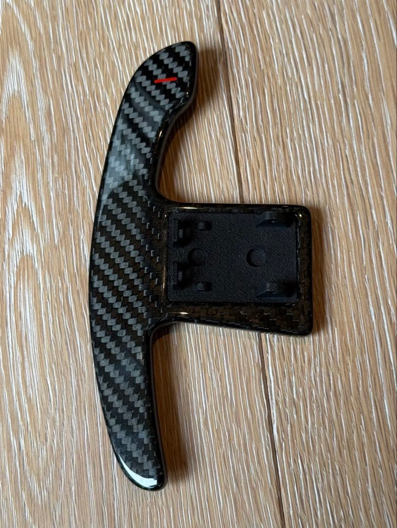 カーボン・パドルシフト＆純正カーボン・ステアリング・ホイール・トリム
