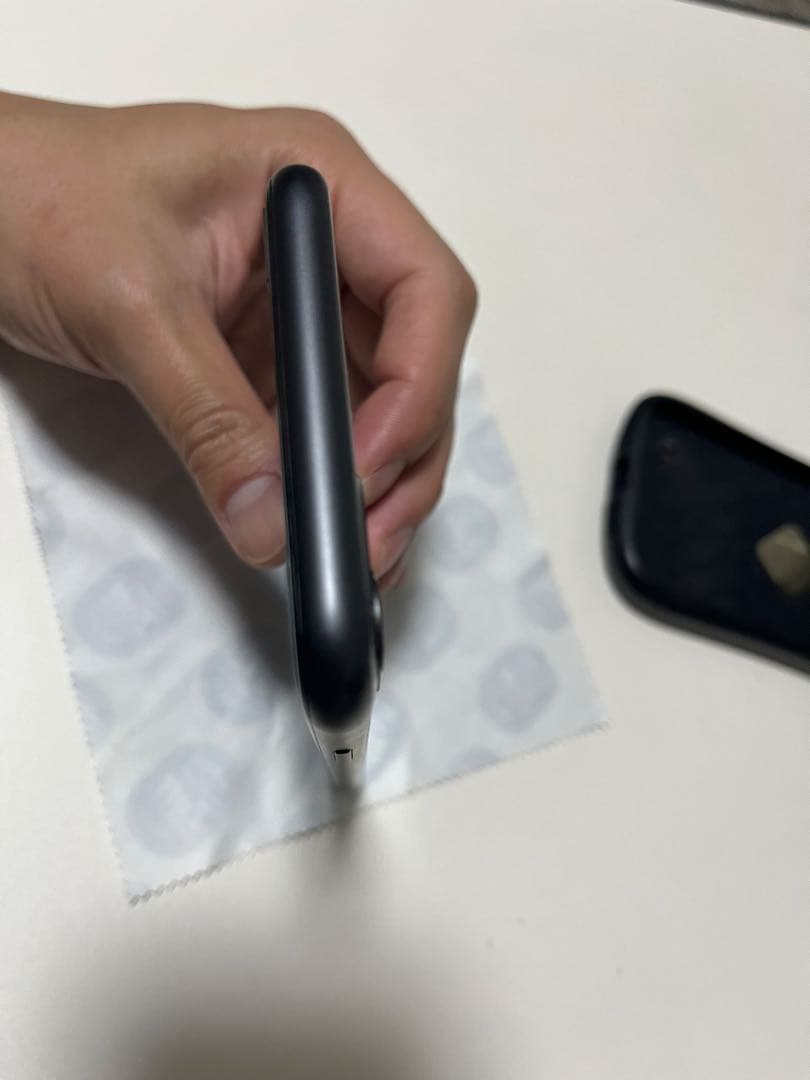 Apple iPhone 11 本体 ブラック　64GB SIMフリー