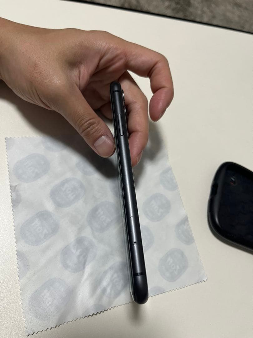 Apple iPhone 11 本体 ブラック　64GB SIMフリー