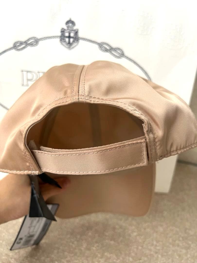 PRADA プラダ ほぼ未使用 タグ付 ベージュ ベースボール キャップ 帽子