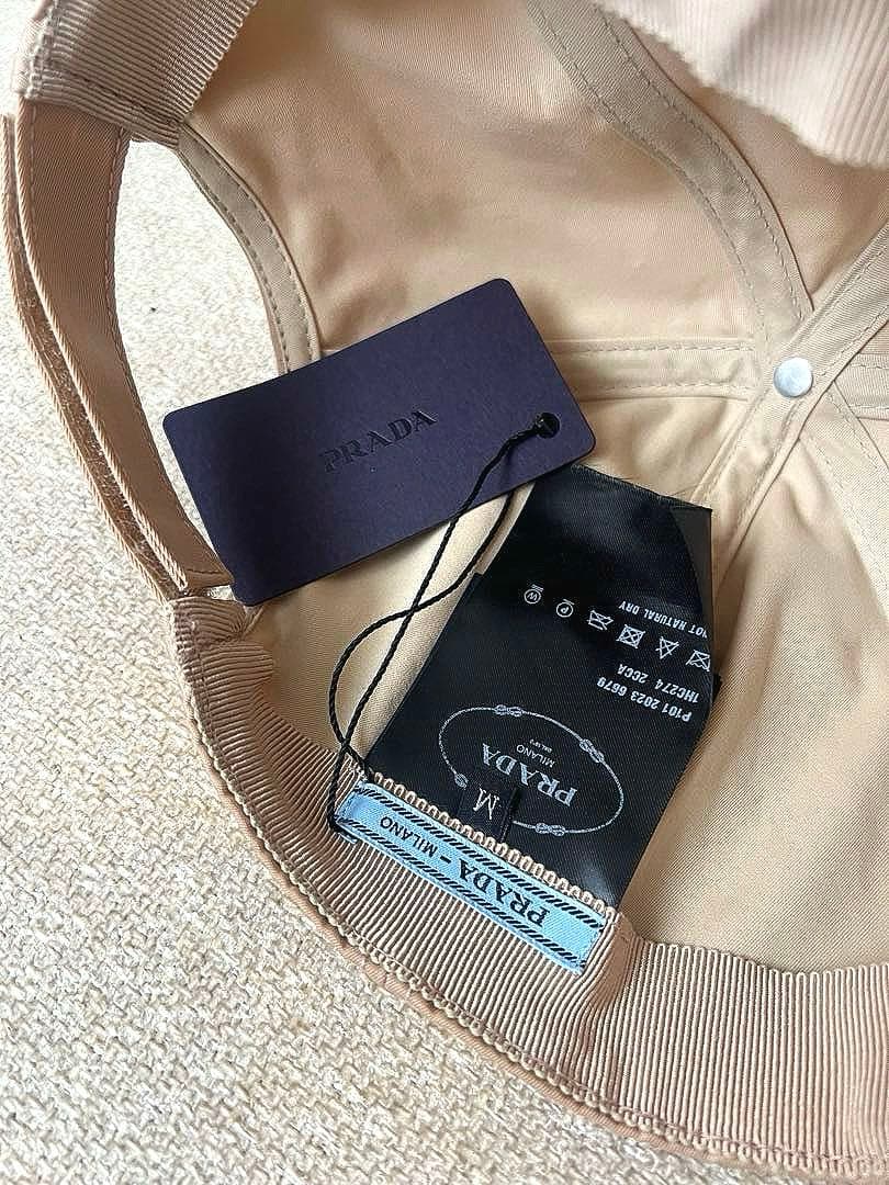 PRADA プラダ ほぼ未使用 タグ付 ベージュ ベースボール キャップ 帽子