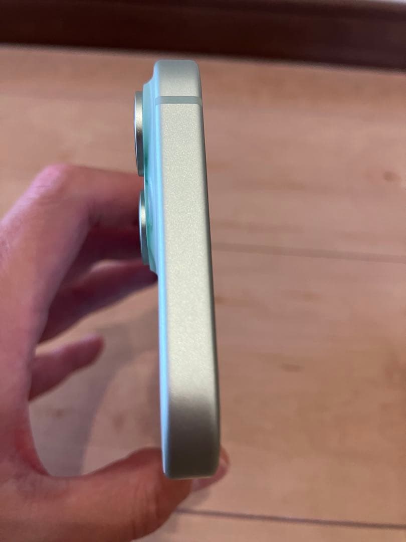 美品　iPhone 15 128GB グリーン　SIMフリー