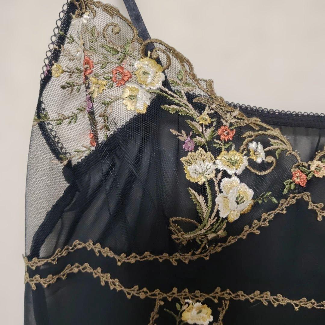 トレフル　花柄刺繍 シースルーキャミソール 黒85-85新品タグ付き