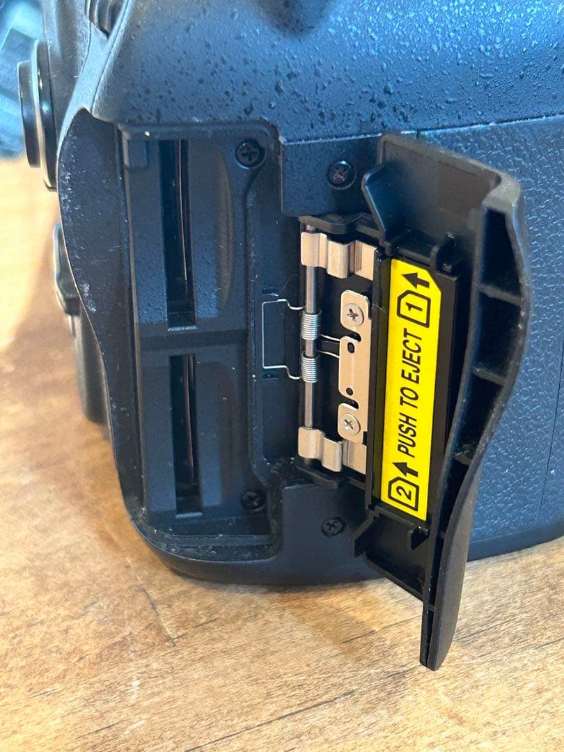 デジタルカメラ Nikon D610