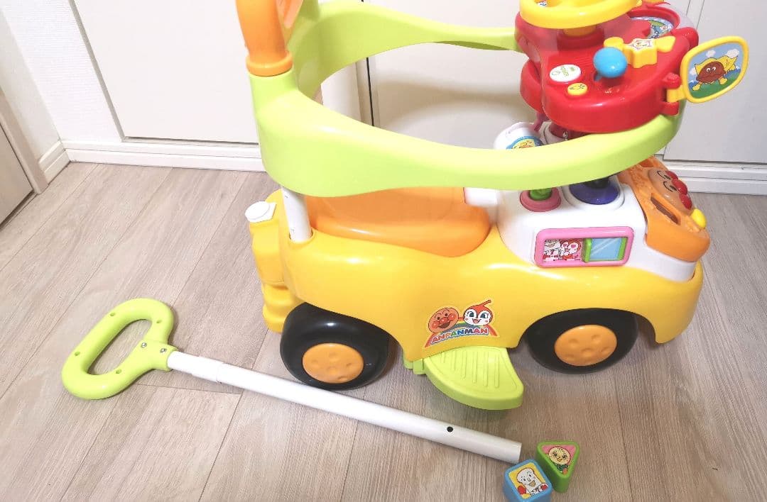 25.7購入【一部新品】アンパンマン よくばりビジーカーDX　押し棒+ガード付き