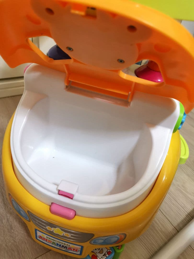 25.7購入【一部新品】アンパンマン よくばりビジーカーDX　押し棒+ガード付き