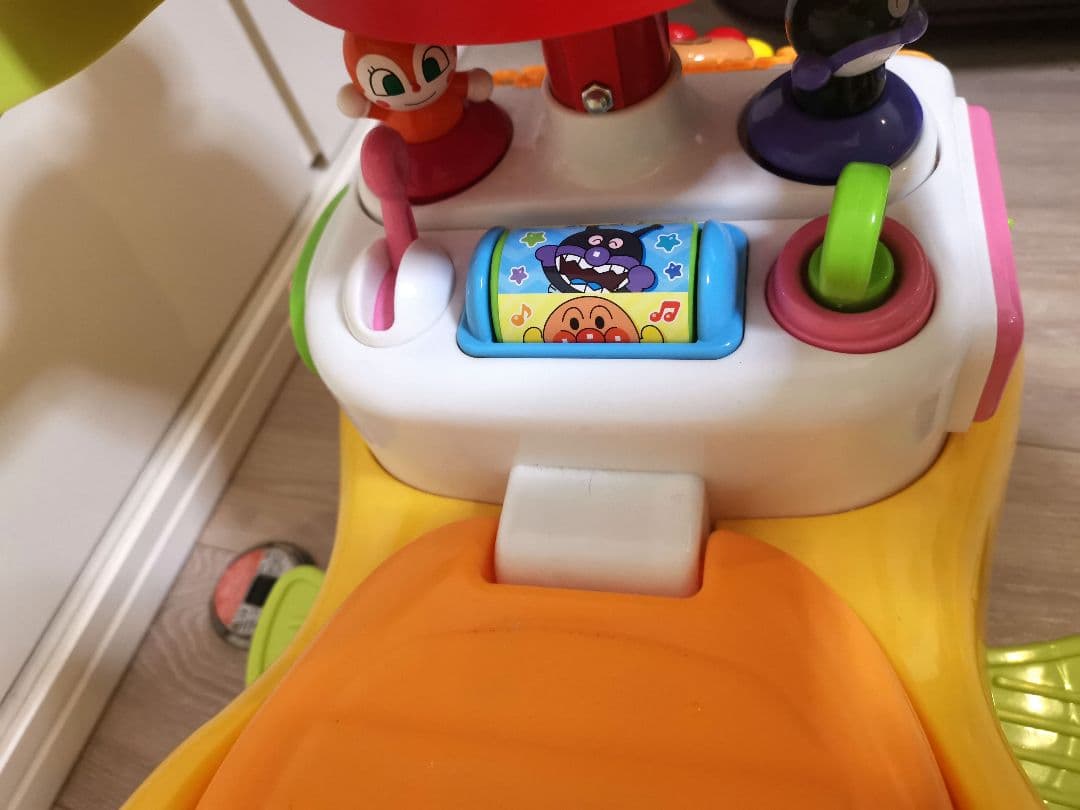 25.7購入【一部新品】アンパンマン よくばりビジーカーDX　押し棒+ガード付き