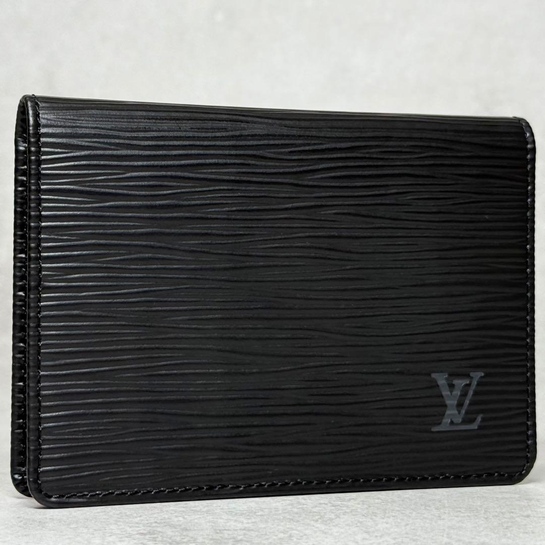 新品未使用 激レア ルイヴィトン エピ ポルト2カルトヴェルティカル パスケース