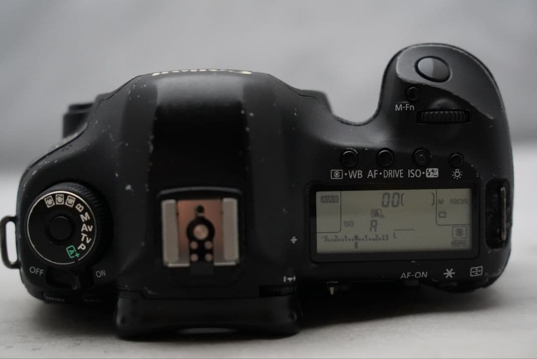 ☆付属品多数☆ キャノン イオス 5D マーⅢ大人気の高性能デジタル1眼レフ機