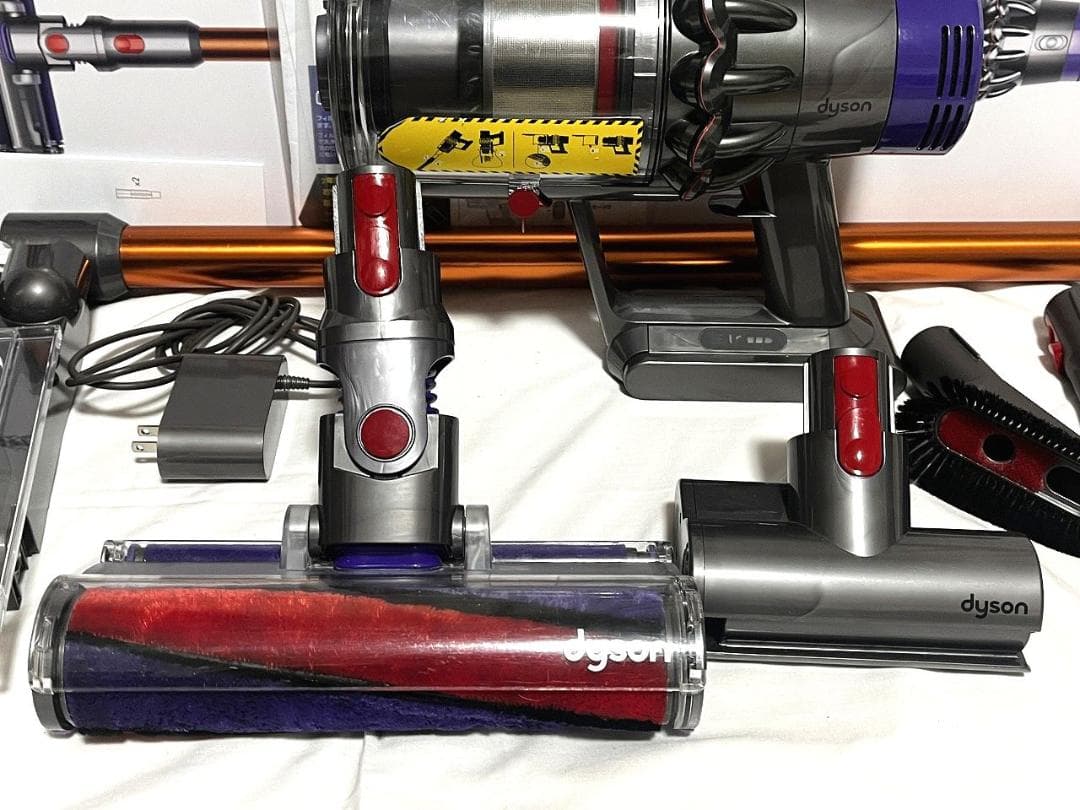 お買い得！Dysonダイソン　サイクロンクリーナーSV12/V10良品