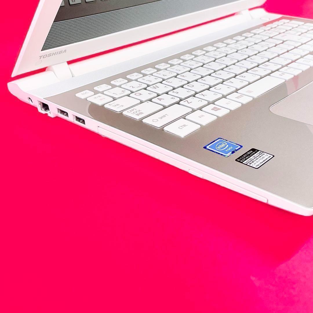 たっぷり大容量1TB‼️薄型ノートパソコン✨️おしゃれゴールド✨️初心者向けカメラ付き