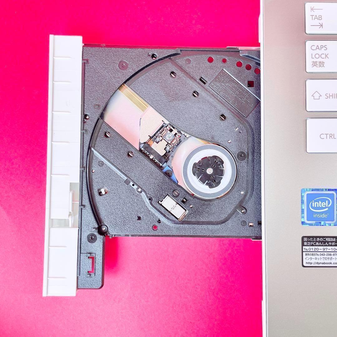 たっぷり大容量1TB‼️薄型ノートパソコン✨️おしゃれゴールド✨️初心者向けカメラ付き